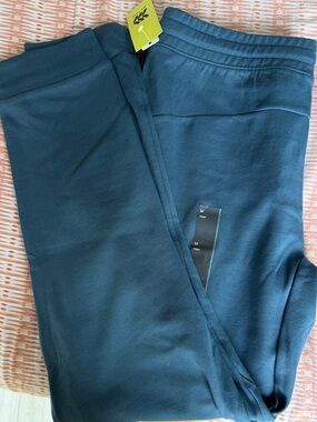 All in motion Dark Teal Active Leggings - Medium